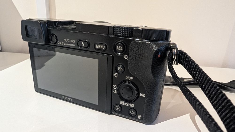 Sony Alpha 6000 ( a6000 )