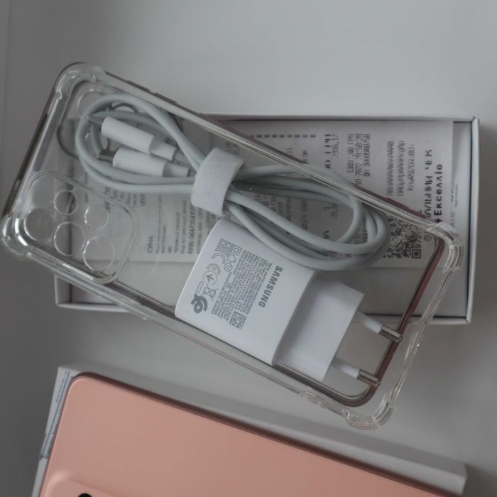 Продам Samsung Galaxy A33 5G, 128 ГБ - персиковый, идеальное состояние