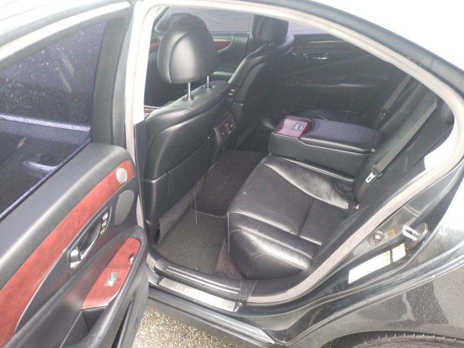 Продаж Lexus ls 460