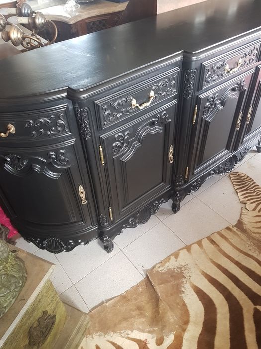 Imponente aparador estilo Luis XV lacado