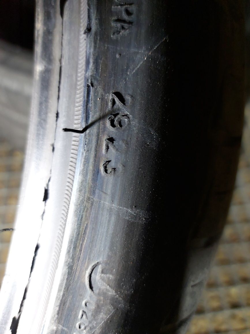 Pneus 245/35R20 e 275/30R20