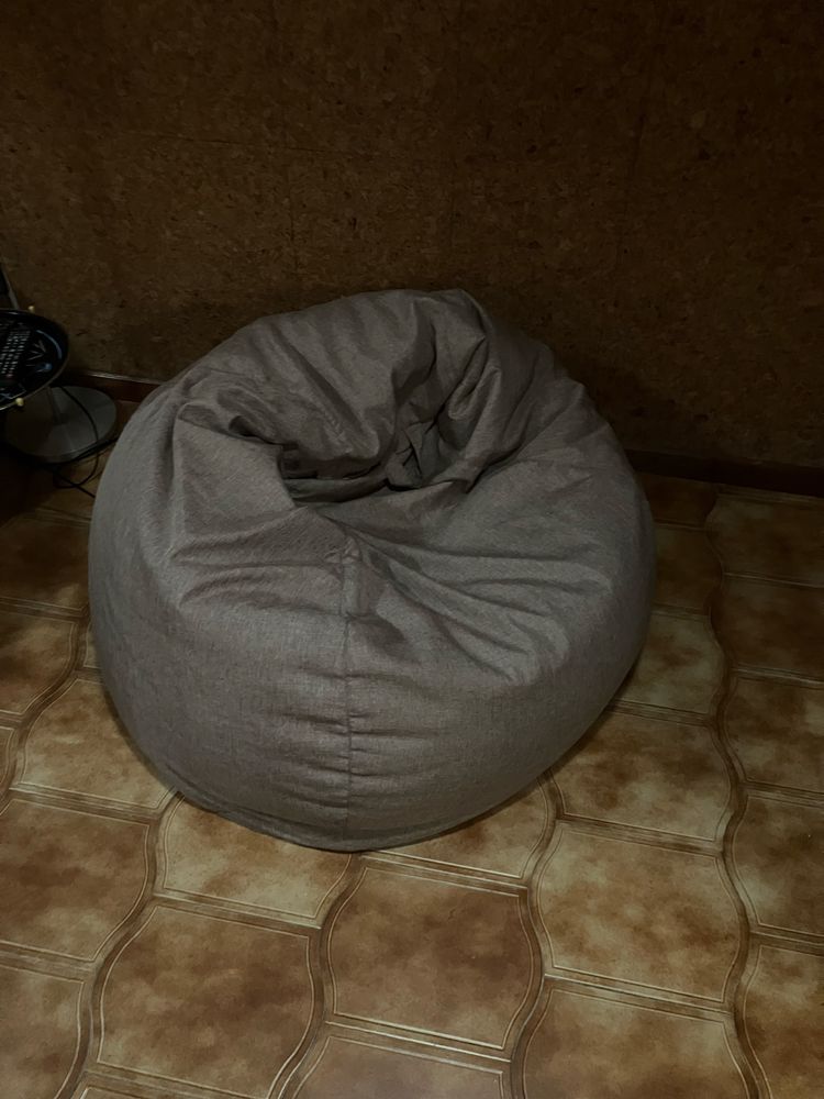 2 pufes medios quase sem uso