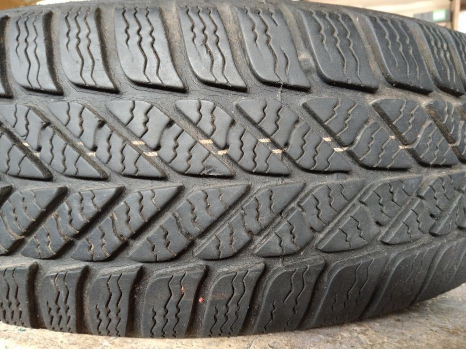 Шина колесо покришка скат зима Debica Польща 175 70 р13