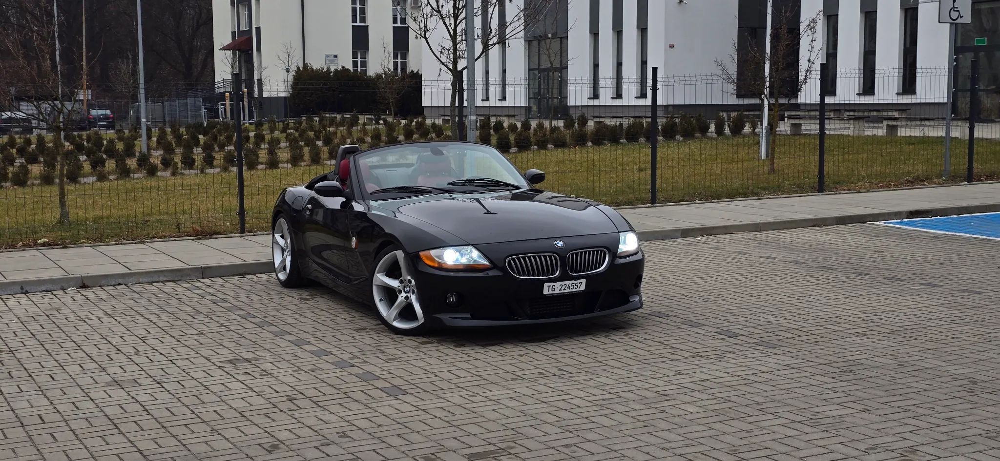 BMW Z4 3.0i KOMPRESSOR 275KM SWISS alu 19"