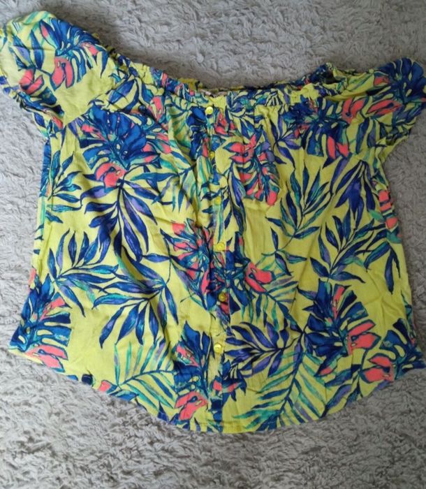 Bluzka kolorowa w kwiaty