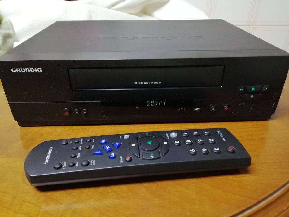 Leitor de Vídeo VHS GRUNDIG