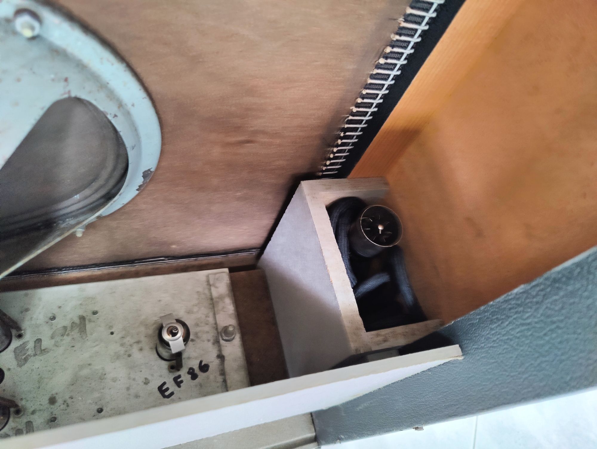 Amplificador válvulas antigo