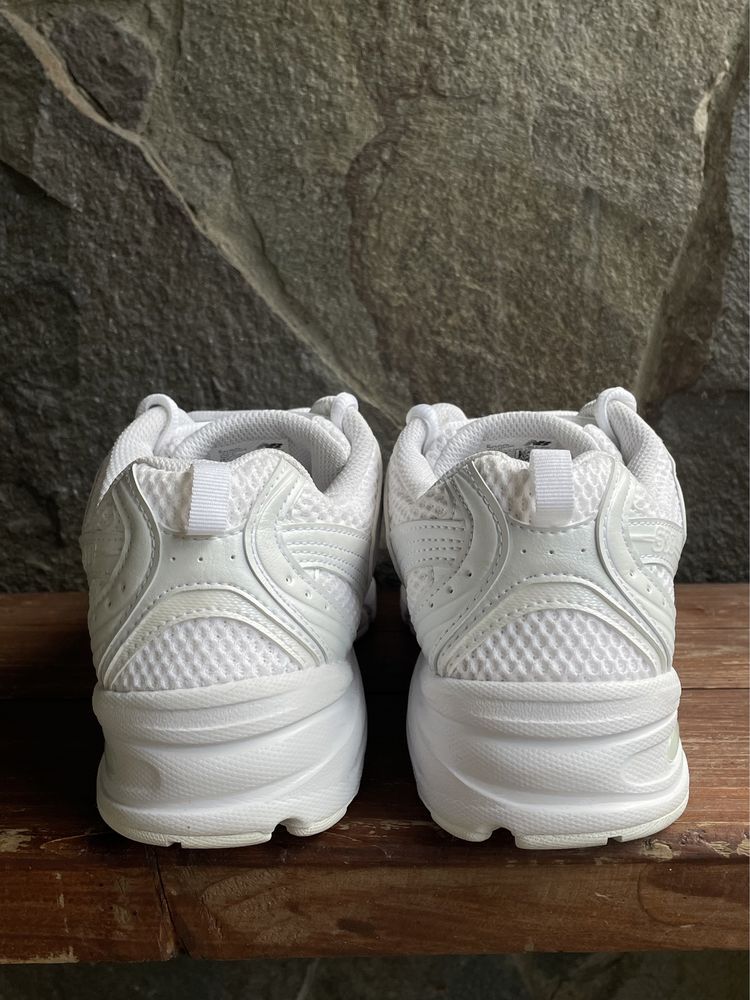 Оригінальні Кросівки New Balance 530 ню беланс
