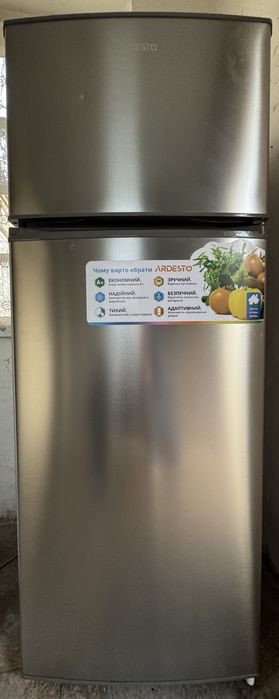 Холодильник двокамерний