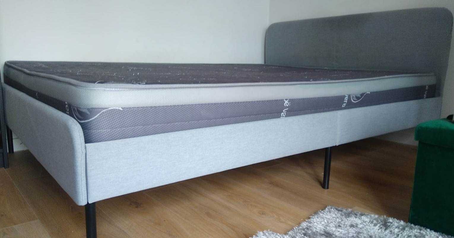 Cama de casal com colchão