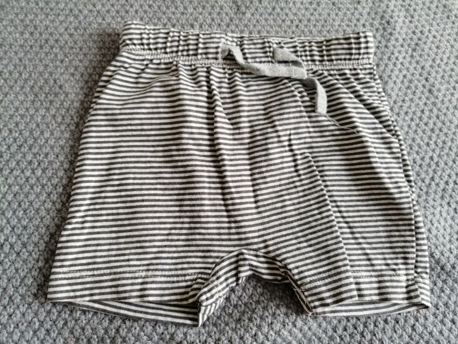 Krótkie spodenki w paski 68 H&M