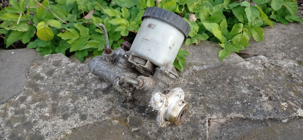 Продам ГТЦ + ВУТ nissan sunny b12 / n13 1.6