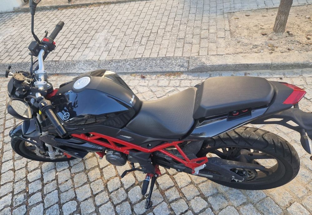 Mota Benelli TNT 125