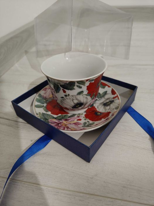 Filiżanka ze spodkiem