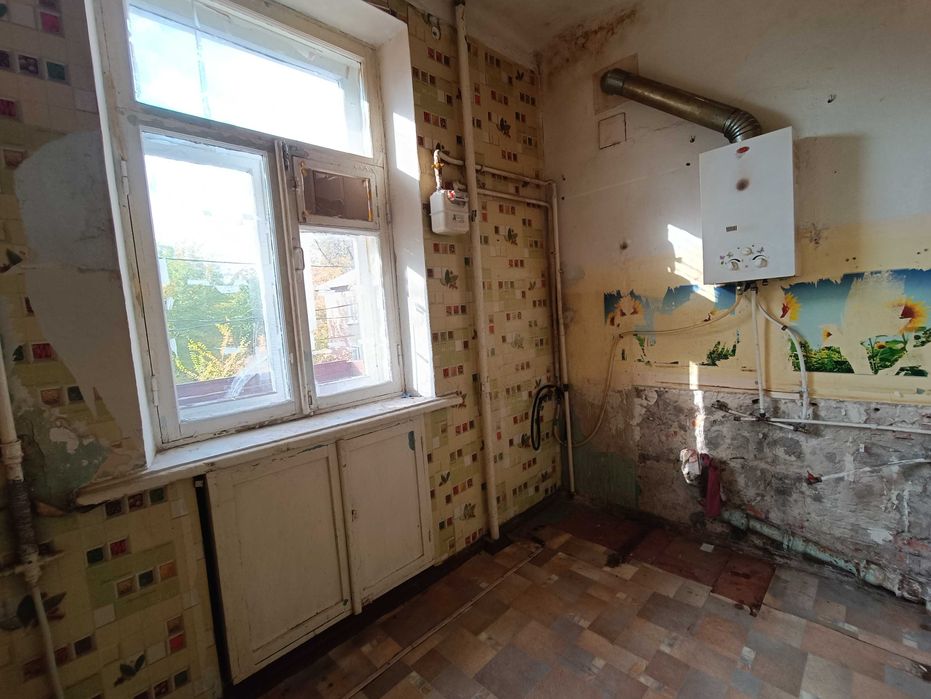 Продам квартиру під ваш ремонт на 12 кварталі/ Краснопільська