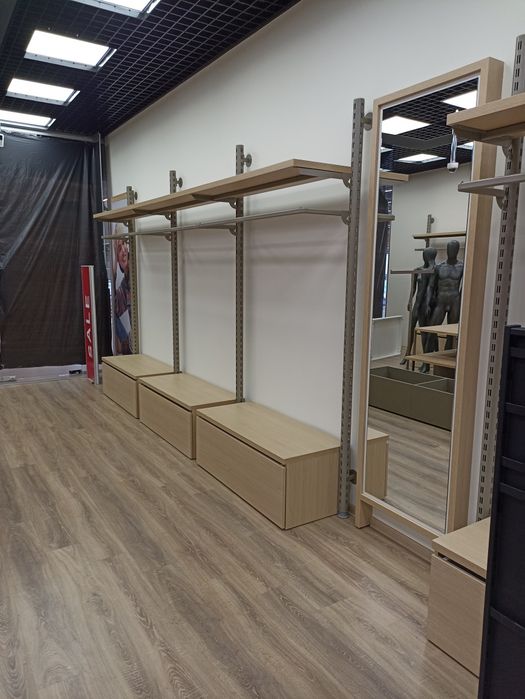 Продам напольные зеркала на основе.