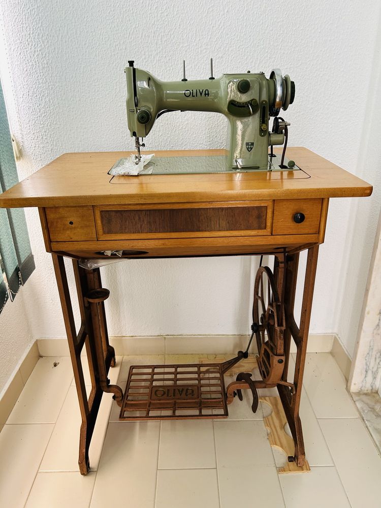 Maquina costura Oliva