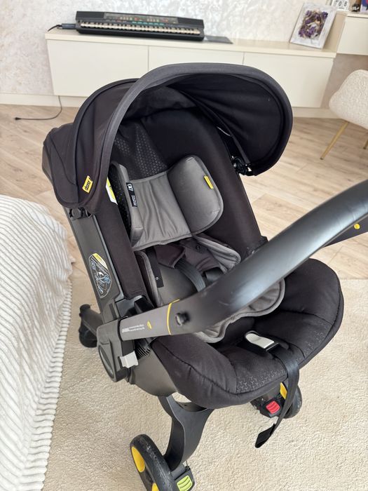 Автокрісло doona