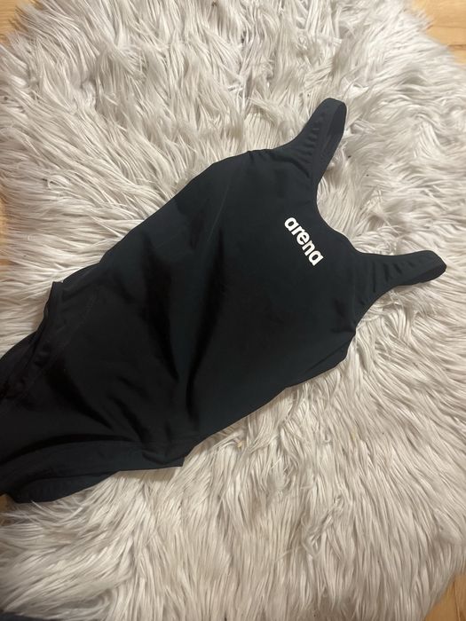 Strój do pływania z areny