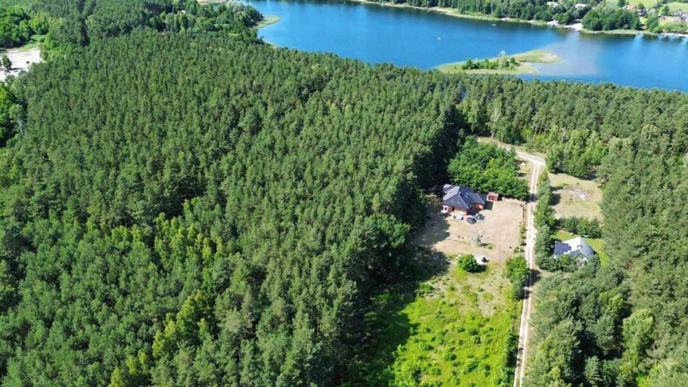 Działka usługowo-budowlana nad Jeziorem Białe,1 ha z domem, 1,7 mln zł