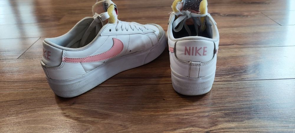 Ubrania dla dziewczyn