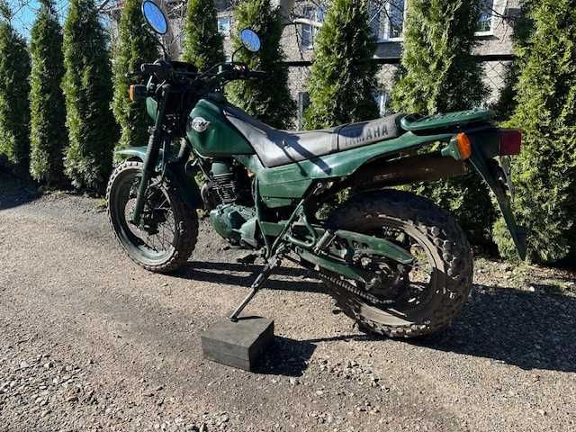 Yamaha TW 125 małe enduro motocykl