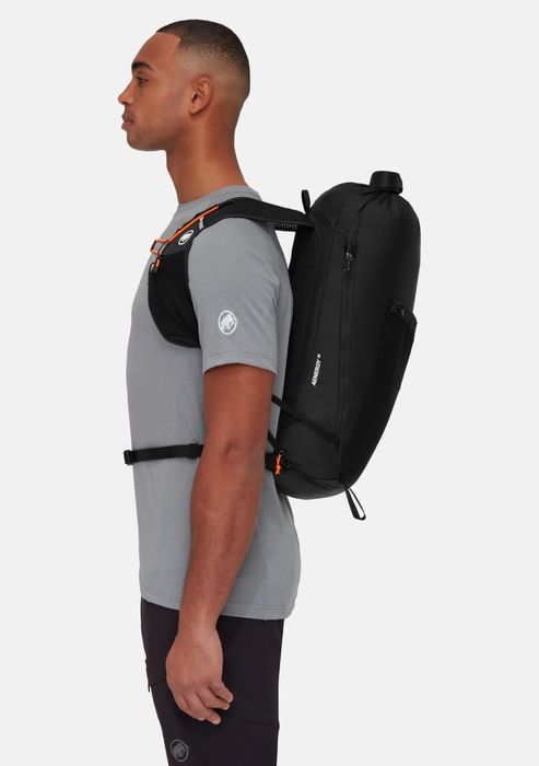 Super model wodoodpornego plecaka z bukłakiem Mammut  12L nowy