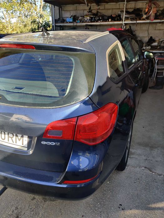 Opel astra sport tourer