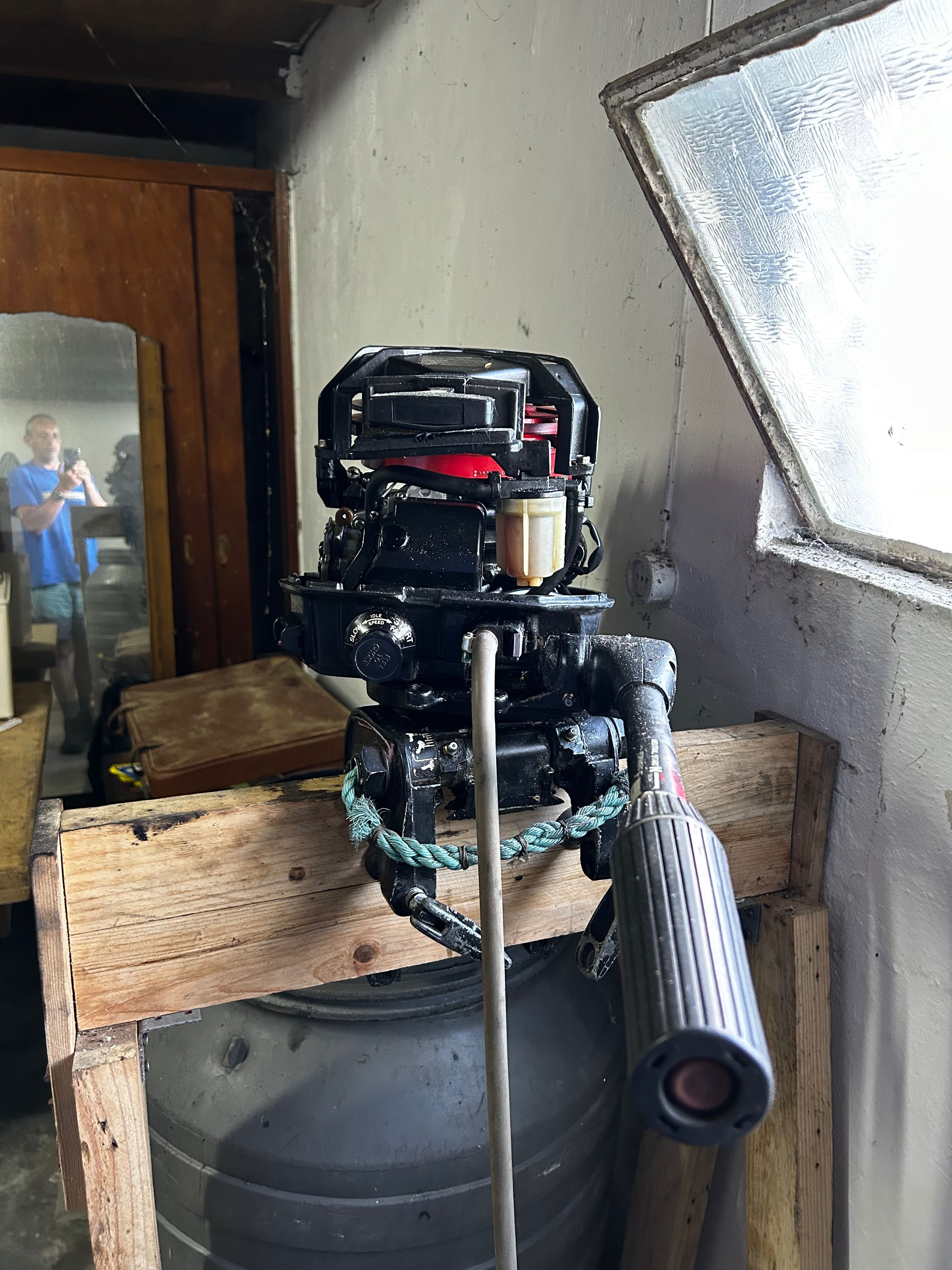 Motor fora de borda Mercury 9.9