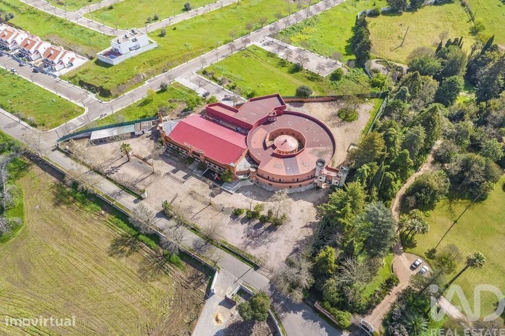 Propriedade T33 em Assunção, Ajuda, Salvador e Santo Ildefonso de 2162