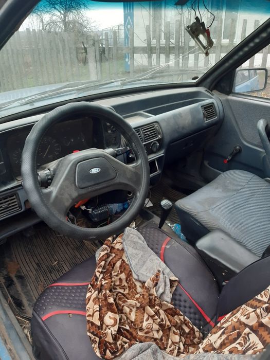 Авто Форд ескорт