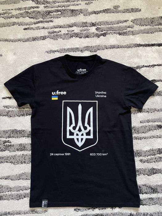 Патріотична чорна футболка