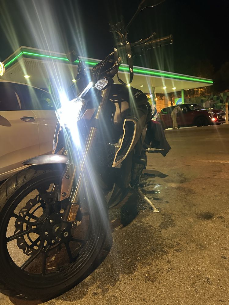Moto 300 cilindradas