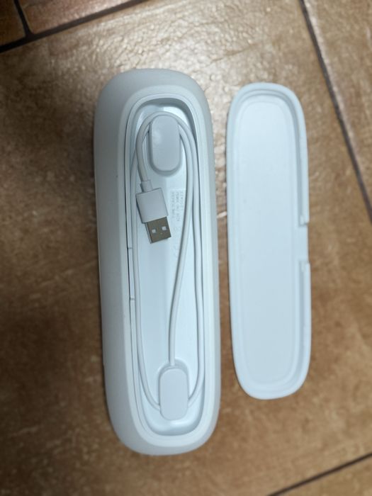 Чаша та зарядний кейс для philips sonicare