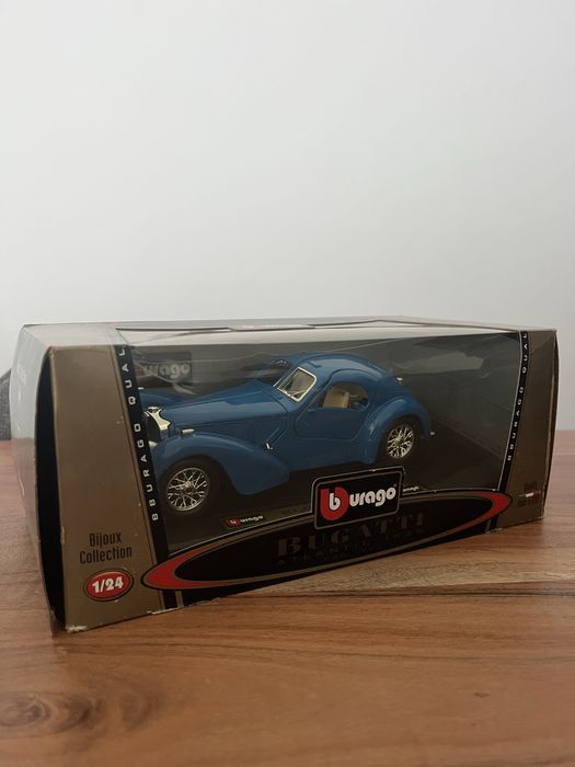 Carro Coleção Burago Bugatti Atlantic 1936