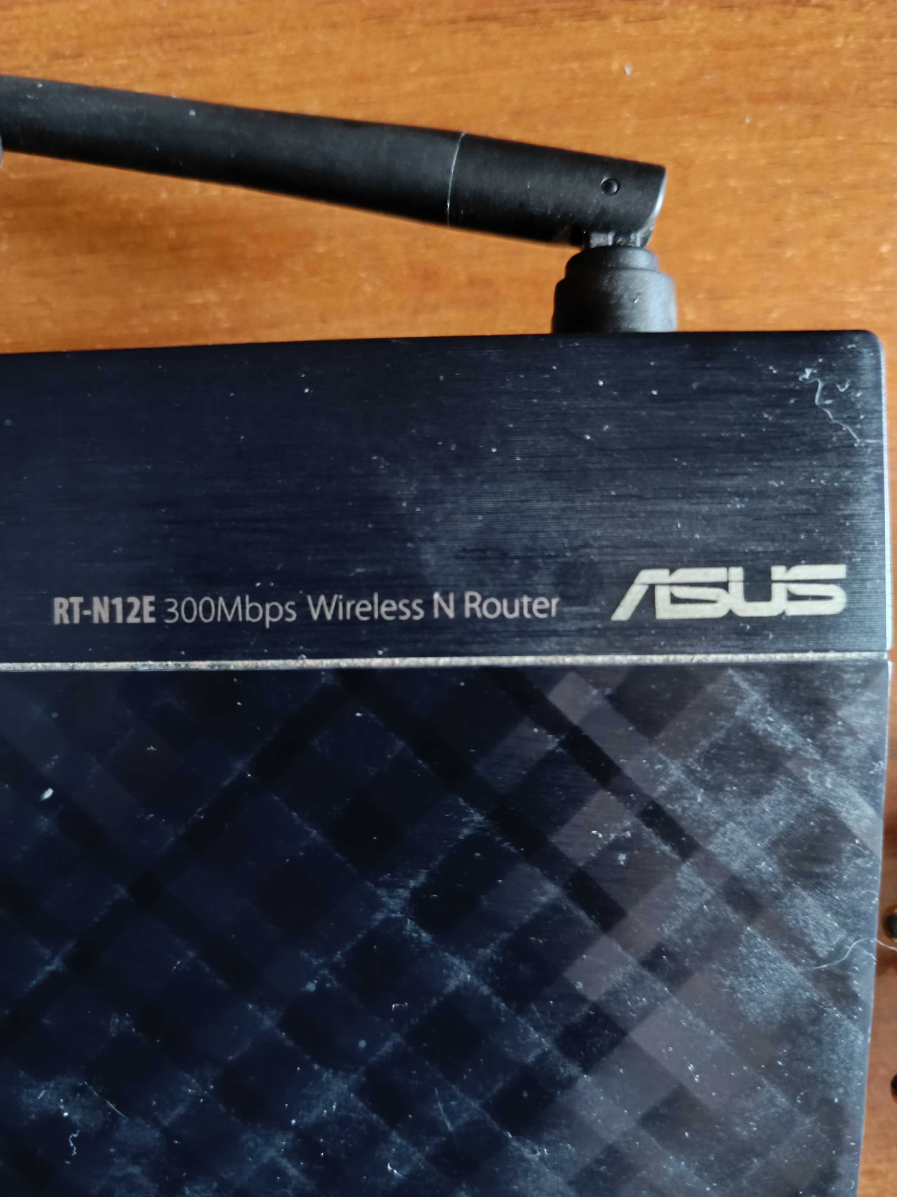 ASUS RT-N12E Маршрутизатор Wi-Fi 300Mbps, 4*LAN.