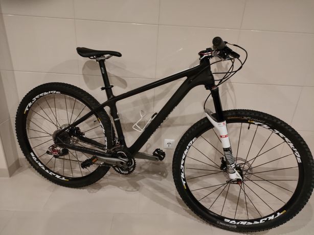 Bicicleta BTT Carbono roda 29