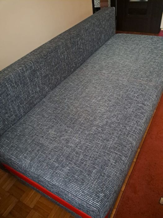 Kanapa szaro-czerwona