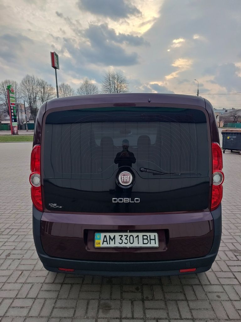 Fiat Nuovo Doblo Maxi - 1.6 diesel - 2012 рік