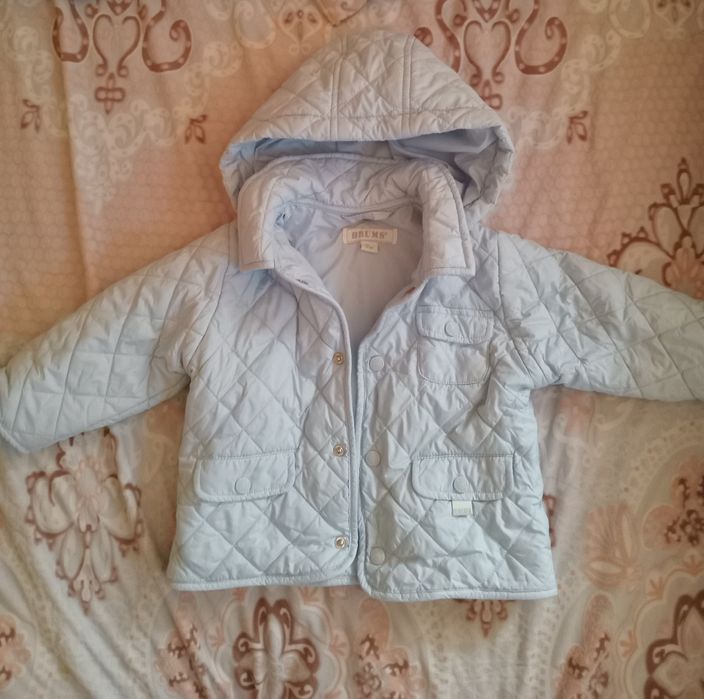 Курточка 9 місяців,буде на довше