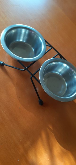 Miski dla kota lub psa z podstawą