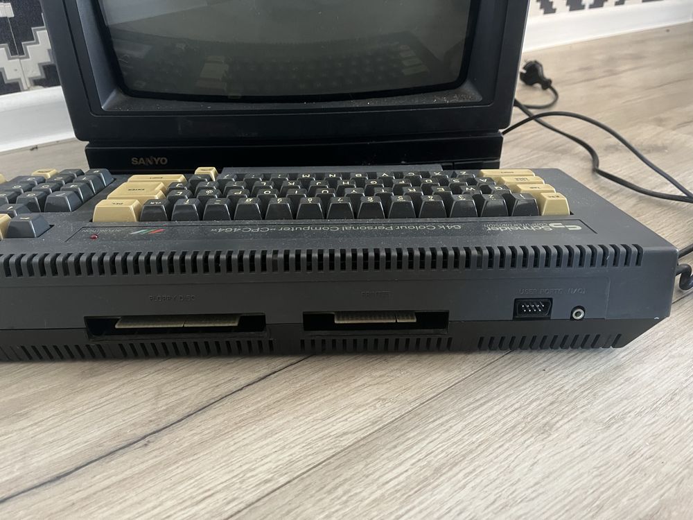 Komputer Amstrad SCHNEIDER CPC 464 - zestaw