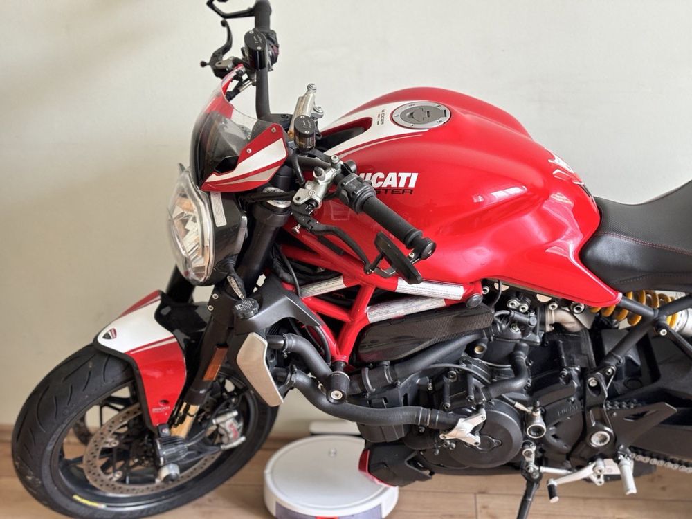 Ducati Monster 1200R