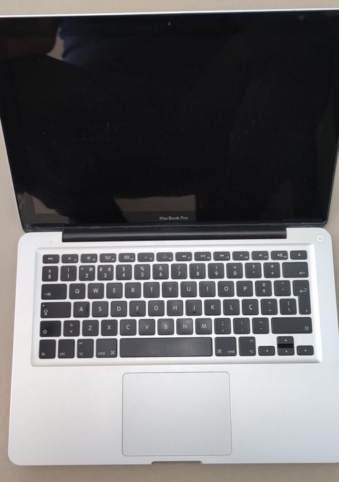 MacBook pro mid 2012, Core i5 3210m, 16 gb RAM, SSD não incluído.