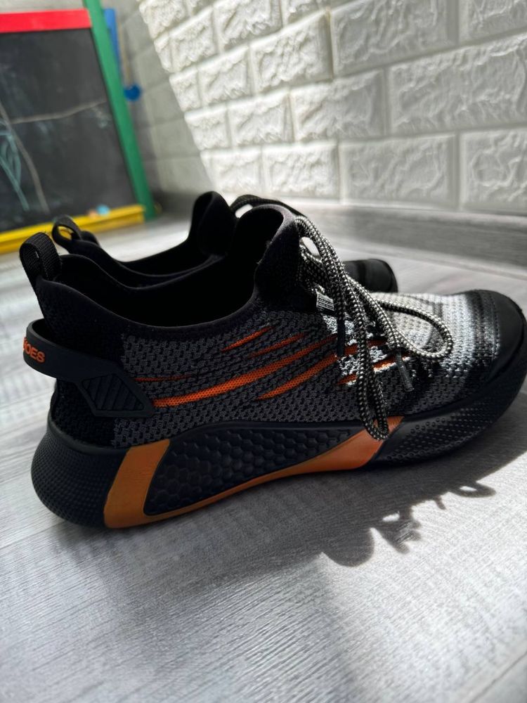 RONA SHOES .Кросівки-39р.Б/у