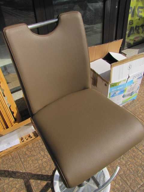 Stołek barowy hoker skórzany z podnóżkiem obrotowy do salonu fryzjer