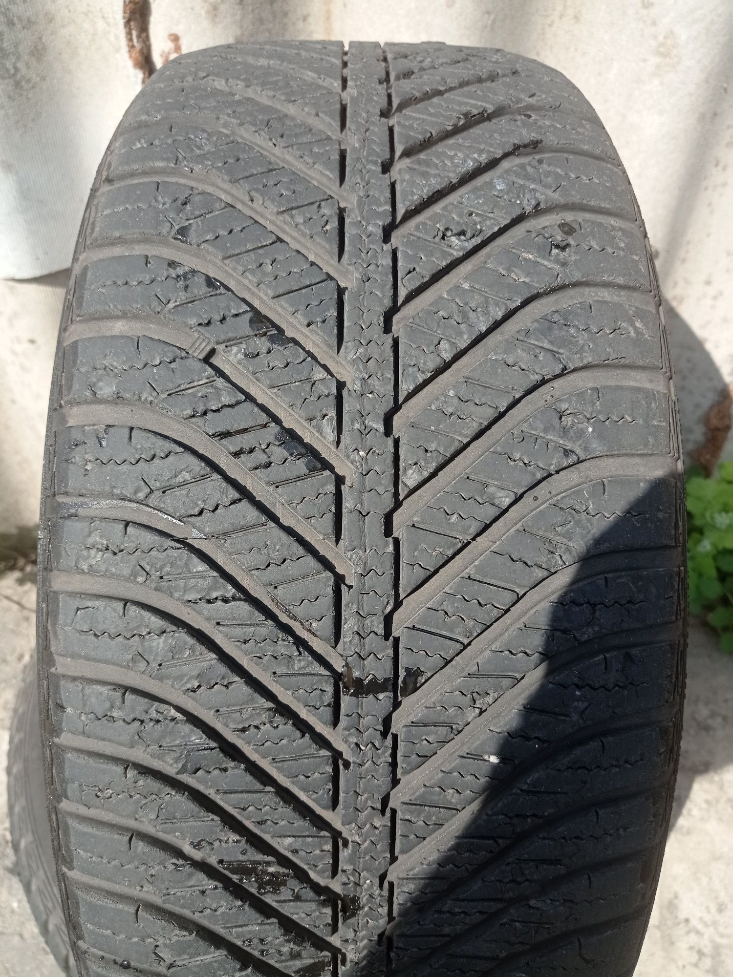 Резина, шины 225/45 R17 Good YEAR Зима 2шт