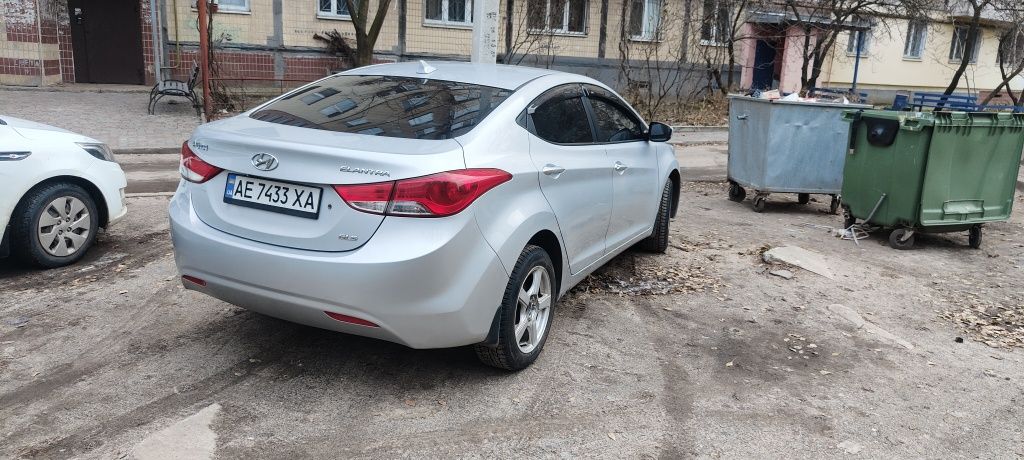 Hyundai Elantra 2013