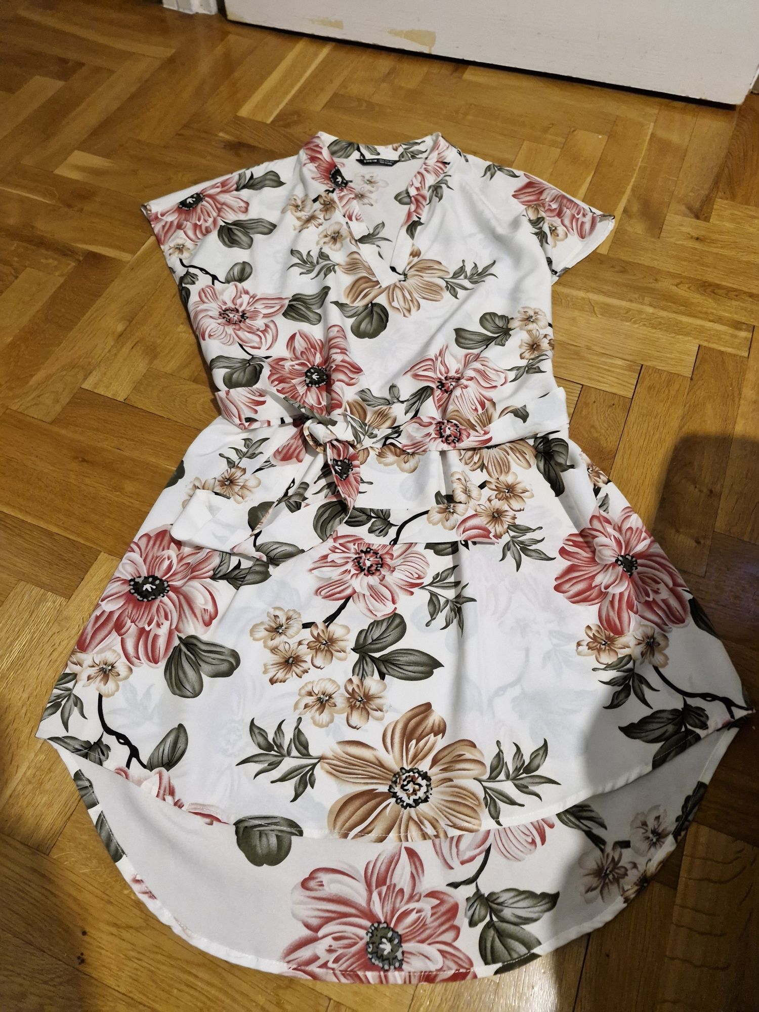 Zjawiskowa sukienka XL