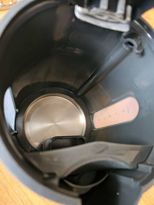 Електрочайник Philips у алюмінієвому корпусі